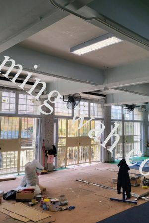 MW-001  地下雨天操場加不碎板吊摺門