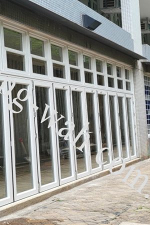 MW-007  學校有蓋操場承投提供小食部摺門工程