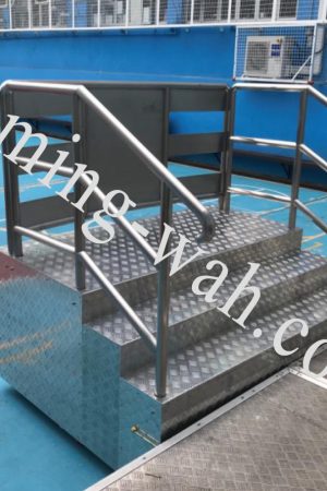 MW-063  鉛水角鐵架封花鋁板演講台