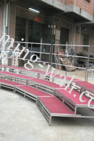 MW-103 304沙鋼框架鋪地毯摺疊梯級