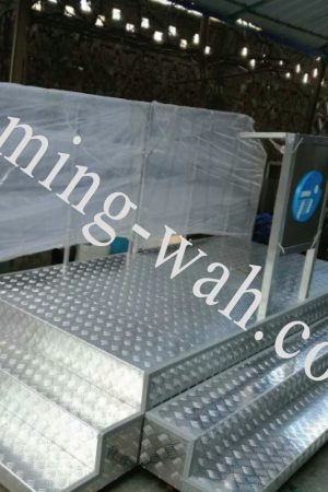 MW-110  鉛水鐵架花鋁板面企台工程