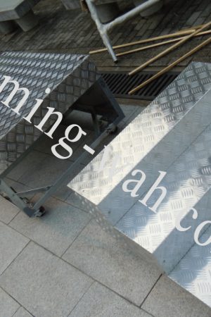 MW-111  鉛水鐵架花鋁板面企台工程